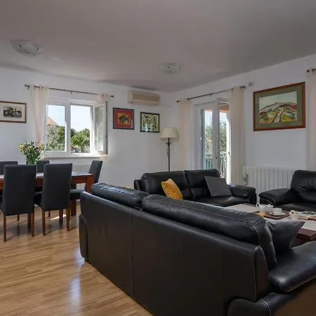 Awesome In Breg Ivanovci With Kitchen بيت للعطل Raša